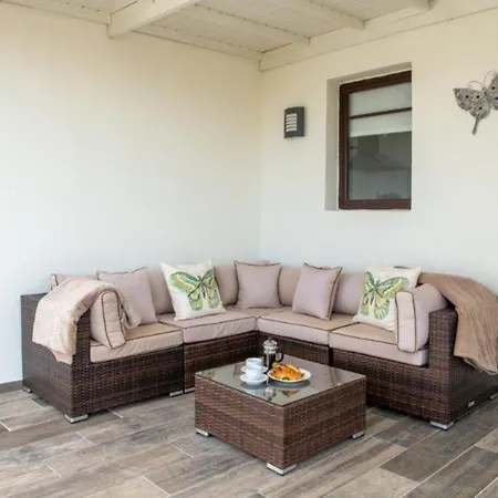 빌라 Inviting 3-bed In Playa Blanca With Great Se 야이자
