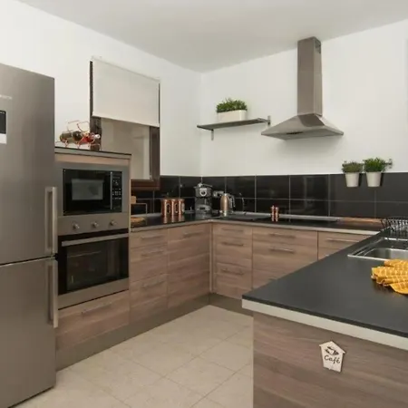 Inviting 3-bed In Playa Blanca With Great Se